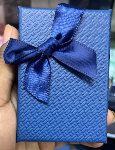 Boîte à Bijoux Carrée de Haute Qualité en Papier Carton Kraft pour Présentoir et Emballage Cadeau