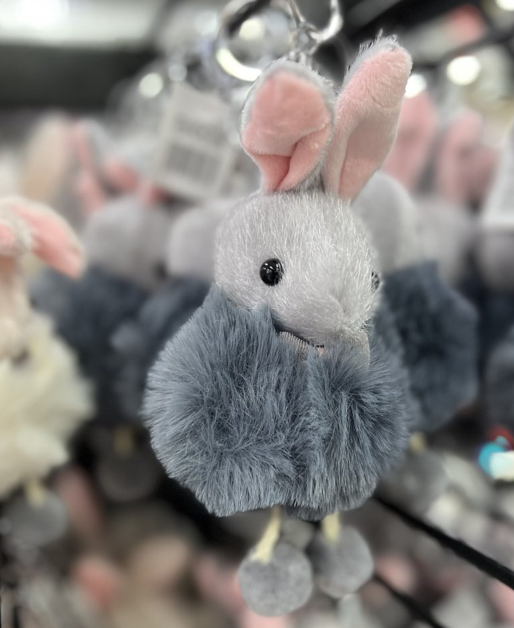 Porte-clé Lapin Pompon Ultra Doux – L’accessoire qui fait fondre tout le monde !