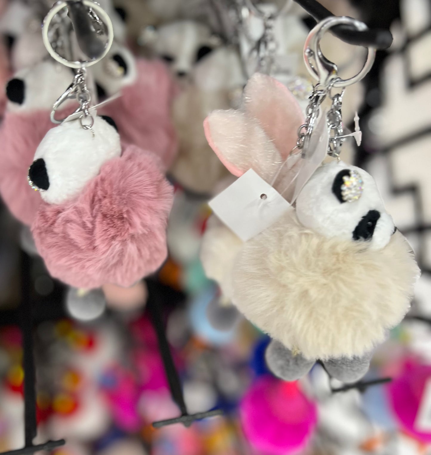 Porte-clé Lapin Pompon Ultra Doux – L’accessoire qui fait fondre tout le monde !